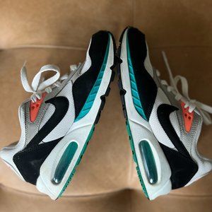 Womens Nike air max correlate